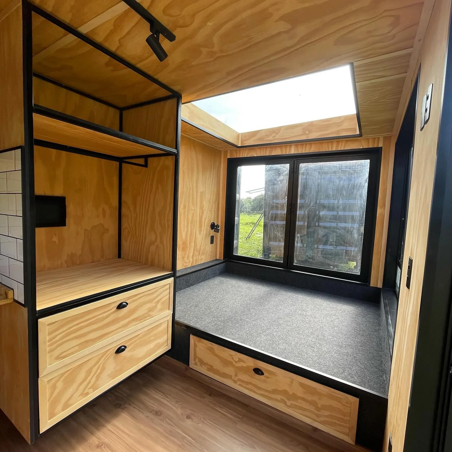 Custom 20ft Cozy Cabin Container House - Image 4